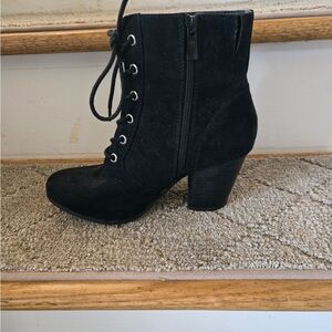 Women’s heels size 8 black suede boots.